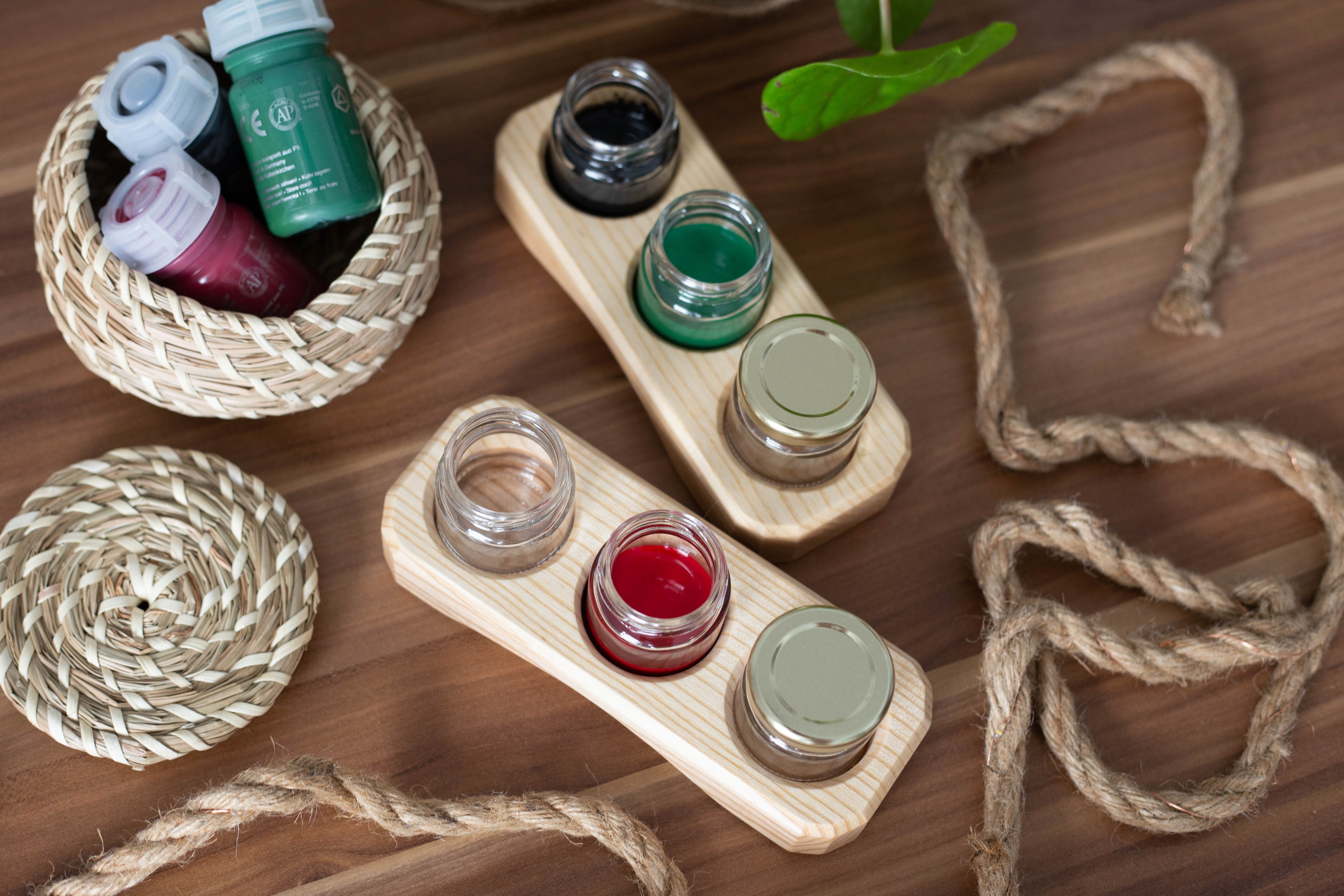 M:\Faktura-Onlineshop\FOTOS SHOP SEDULUS\PÄD. Material für Shop\FOTOS KAUL\Holzartikel\3er Halter mit Mulde 2.jpg